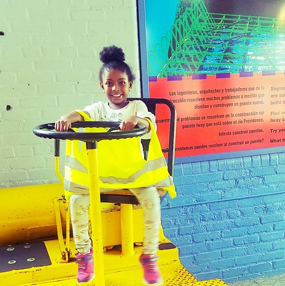 Meet your Posher, Elaine - Picture 8 of 11